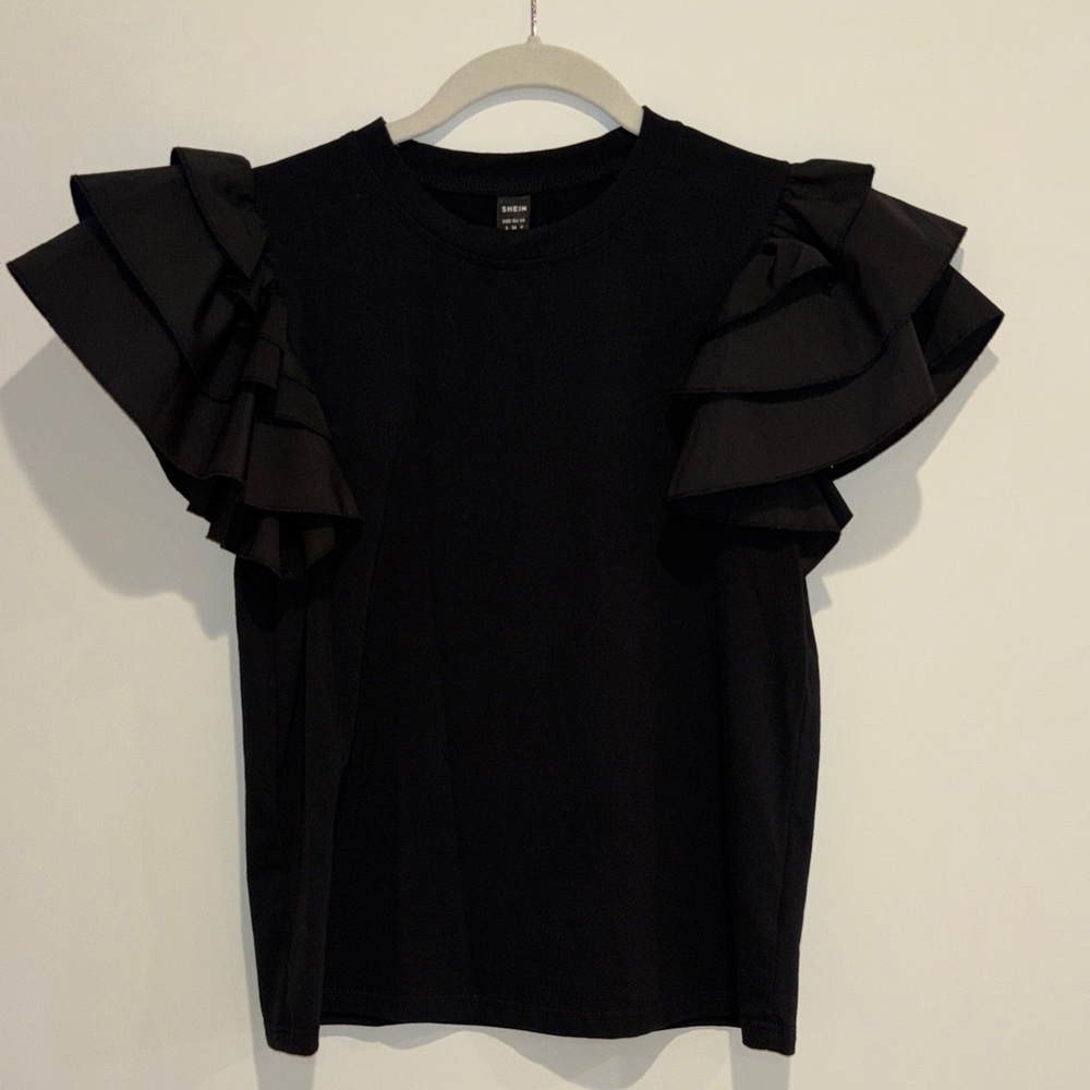 SHEIN Black Ruffle Sleeve Tee